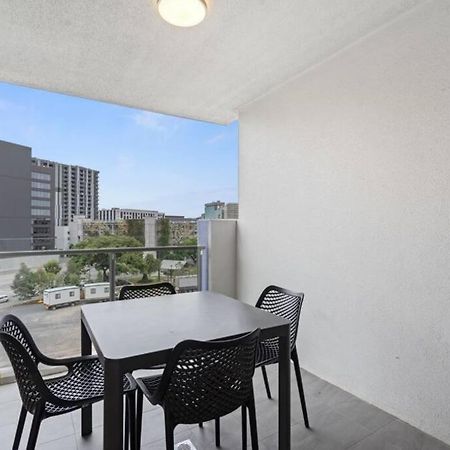 Lovely 2- Bedroom Rental Unit With Free Parking บริสเบน ภายนอก รูปภาพ
